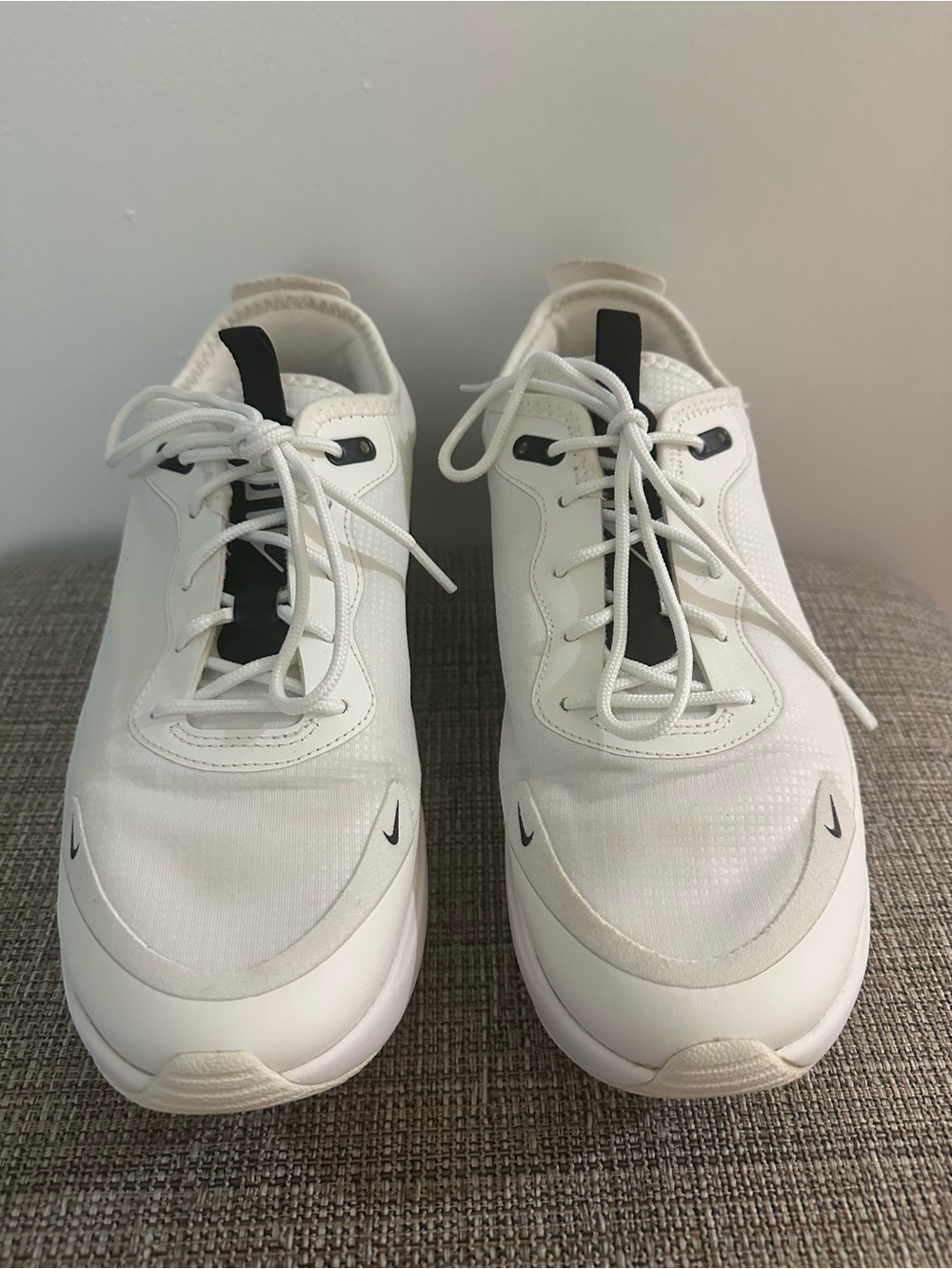 Nike Men’s White Athletic Sneakers with Black Accents